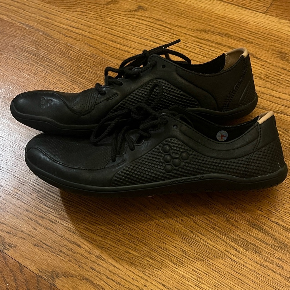 Black Vivo Barefoot Shoes. EU 41